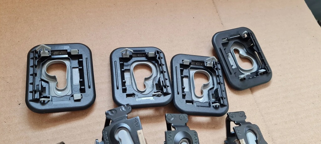 фото №10, A4 b9 8w кронштейн крепления кронштейн потолочный крюки kombi 4x