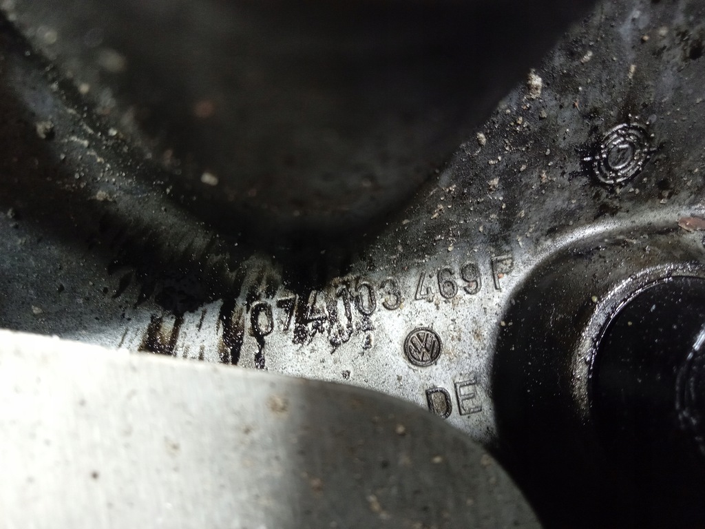 фото №7, Vw transporter t4 2.5 tdi крышка клапанов 074103469p