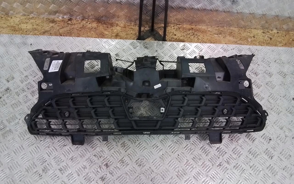 фото №1, Toyota yaris cross решётка радиатора решётка радиатора 53111-0db20