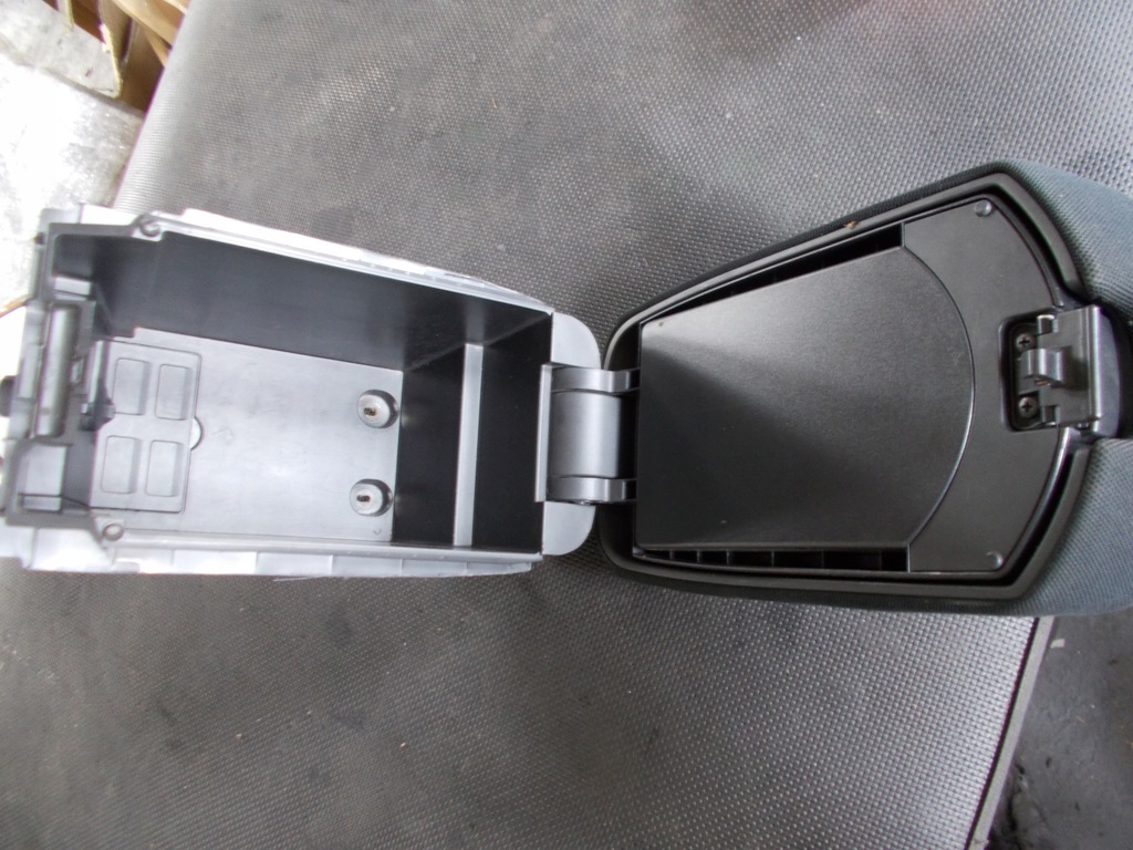 фото №4, Підлокітник toyota rav4 iii