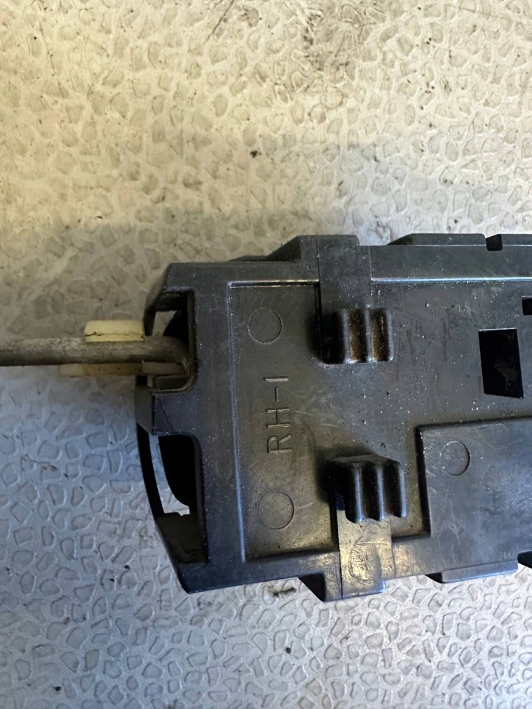 фото №3, Ручка внутренняя terrano 2 ii