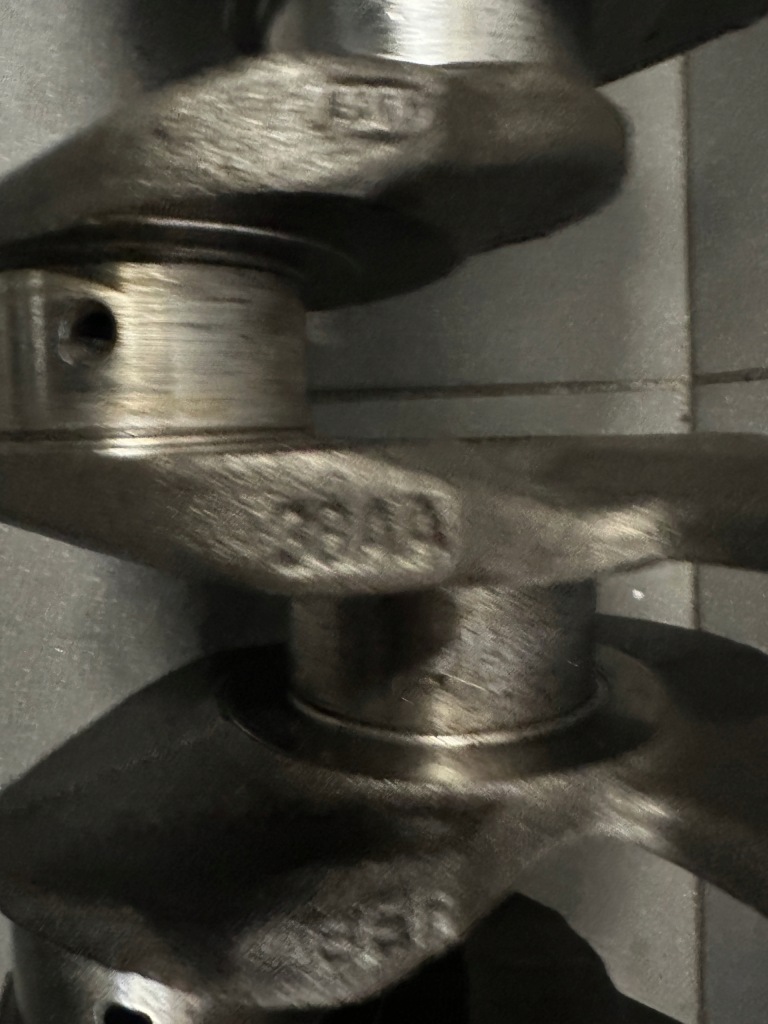 Wał коленчатый номинал поцарапанный audi a4 b7 2.0 tdi blb 038aa с Разборки