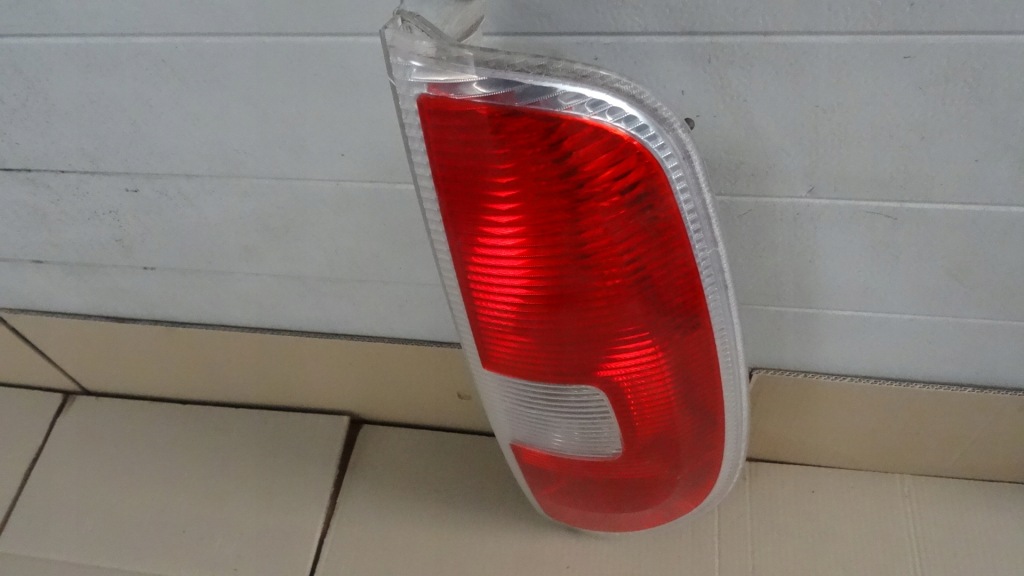 фото №8, Roomster лампа правый задняя