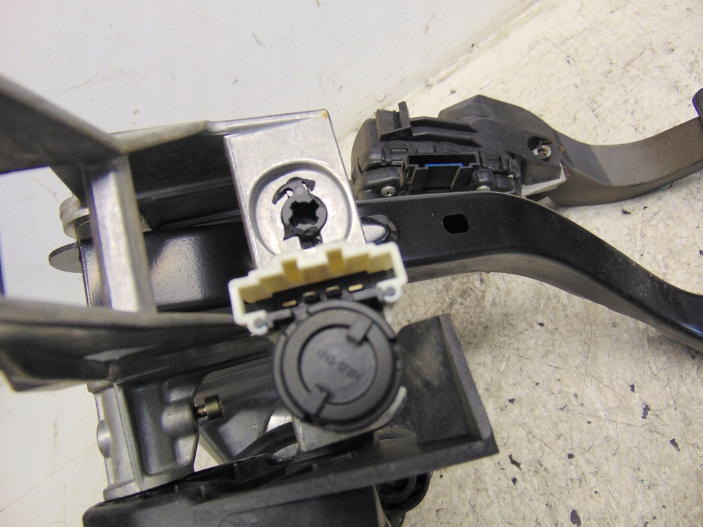 фото №7, Педаль педалі газу гальма зчеплення комплект механічна коробка передач audi a4 b6 europa