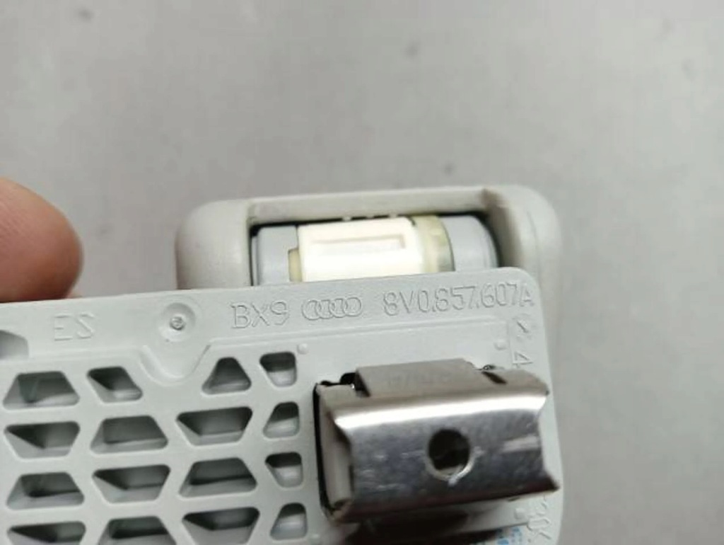 фото №6, Ручка потолочный левая задняя 8v0857607a audi a3 8v