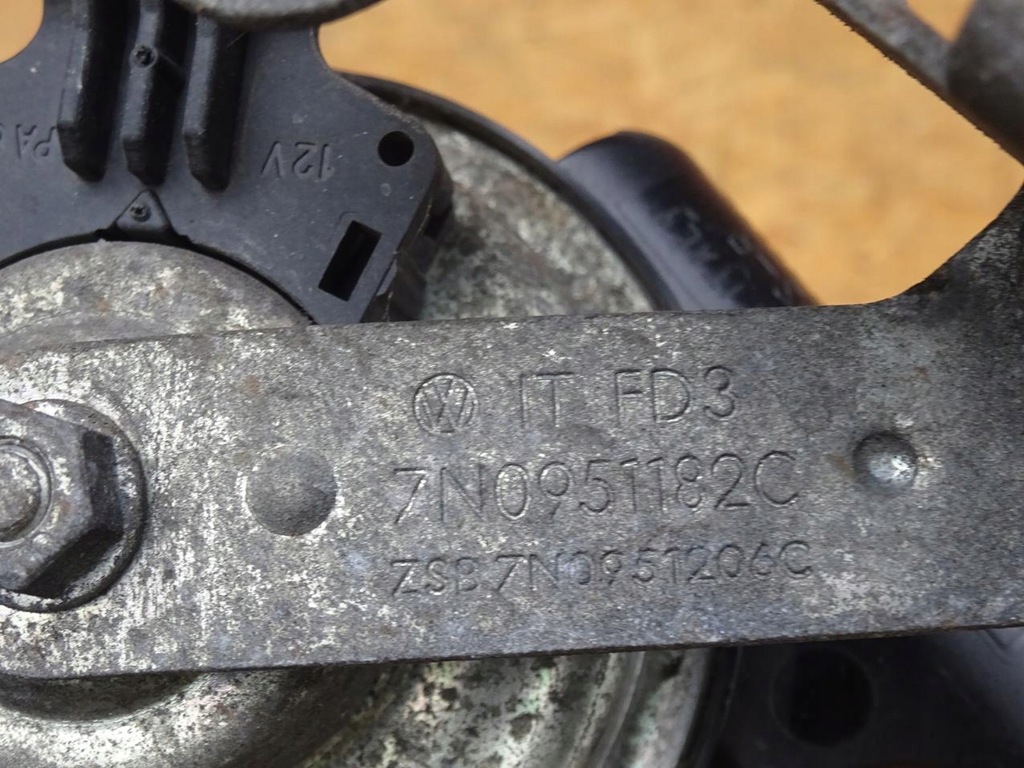 фото №8, Sharan 7n клаксон сигнал комплект 7n0951182c 7n0951223