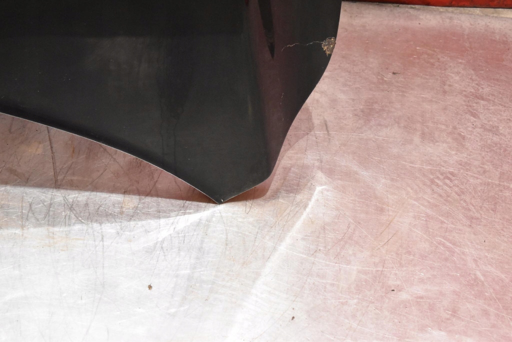 Капот крышка двигателя черная volvo xc90 02-06 Киев