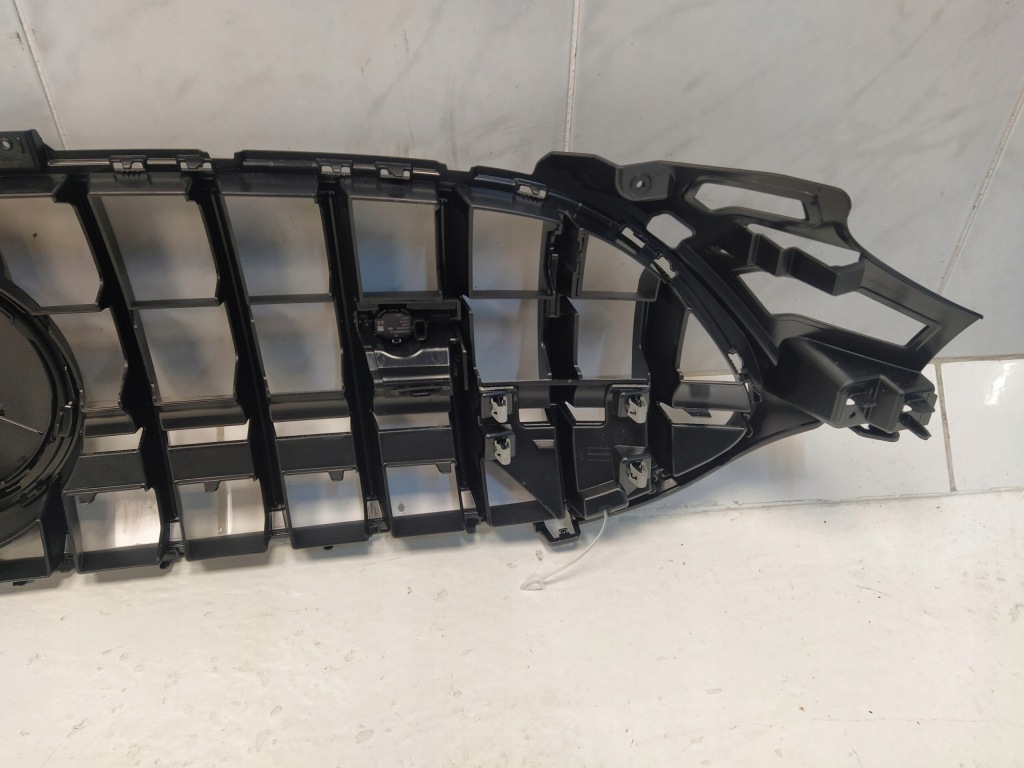 Mercedes amg gt c192 w192 решітка радіатора решітка радіатора радіатора камера pdc kompletny org в Україні