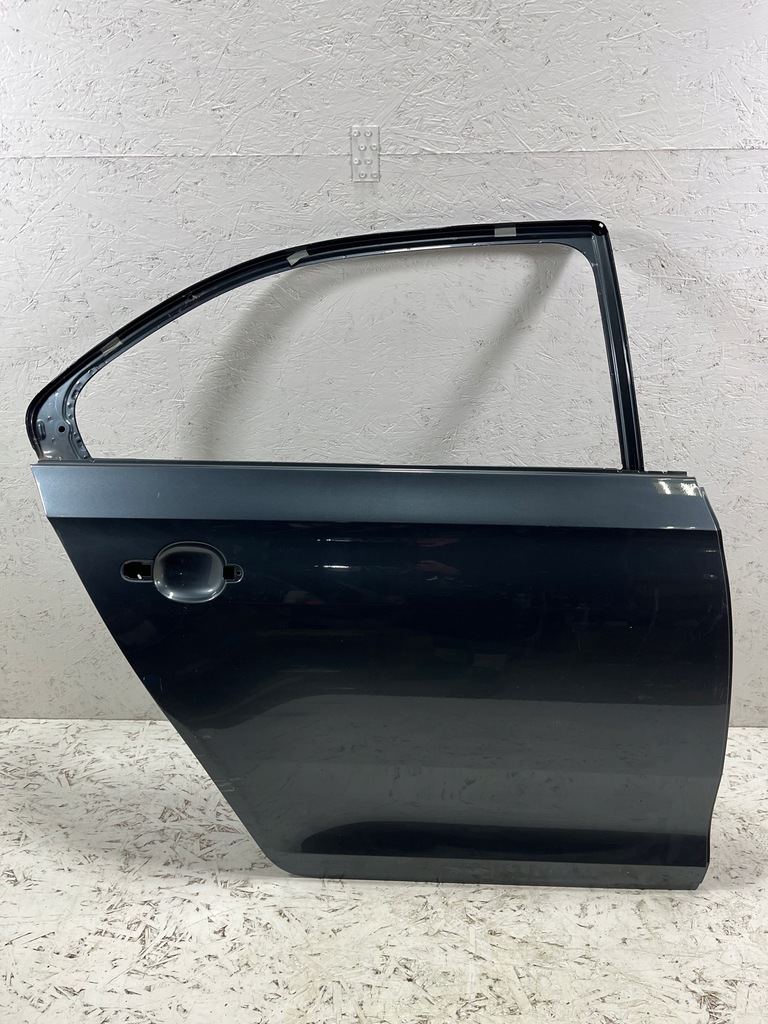 фото №1, Skoda rapid 5ja833312 дверь правый задняя