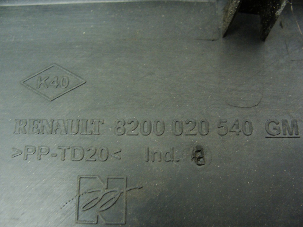 фото №9, Opel vivaro a жабо верхний пластиковый europa