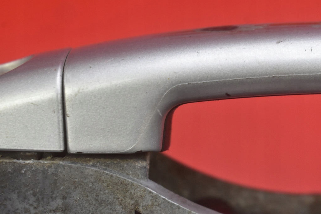 фото №13, Ручка левая перед передняя серебристая 9680168680 citroen c4 picasso 1 i 06-13