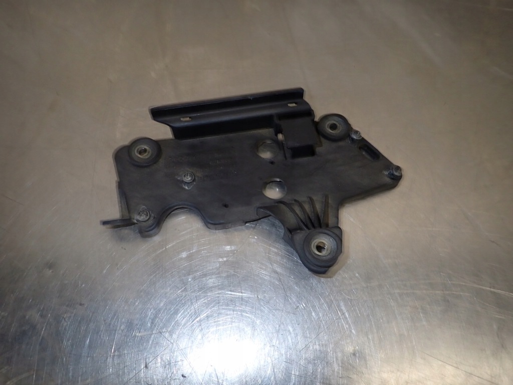 фото №1, Кронштейн клапанів вакууму audi a6 c5 2.4