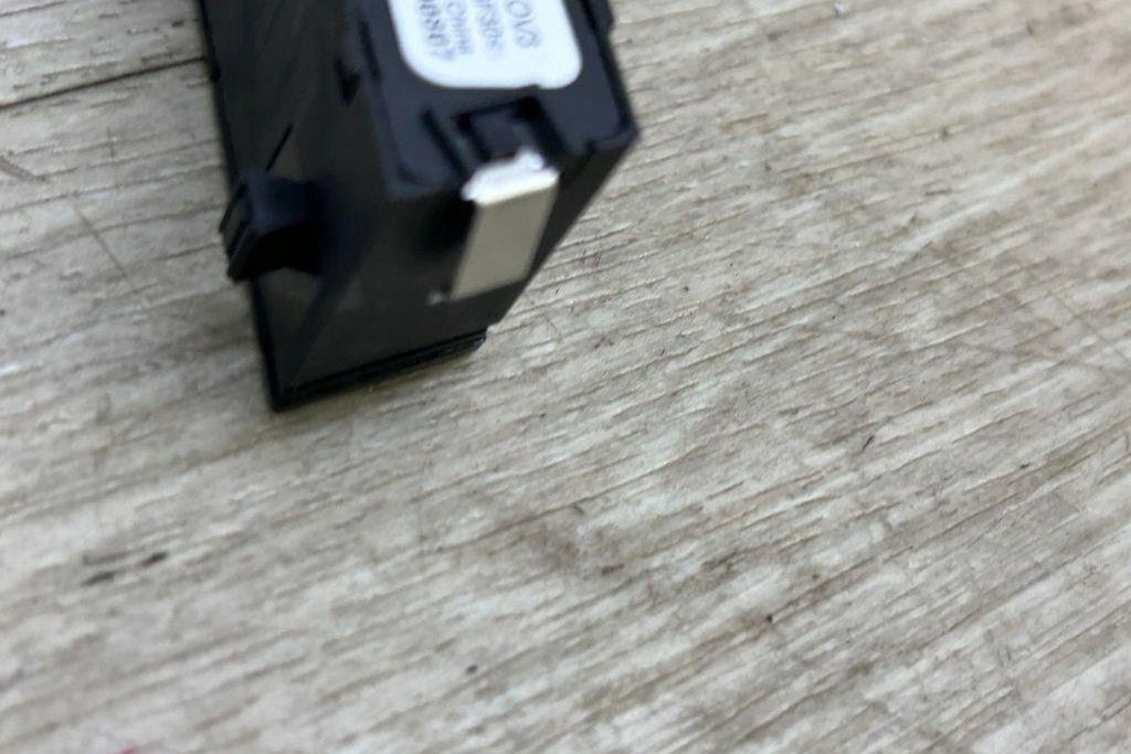 фото №11, Кнопки регулировки правого сиденье porsche panamera 971 971959770f 2.9l