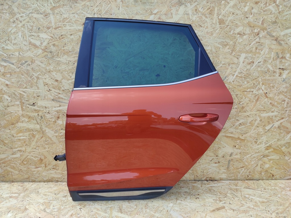 фото №1, Дверь левая задние seat arona полный