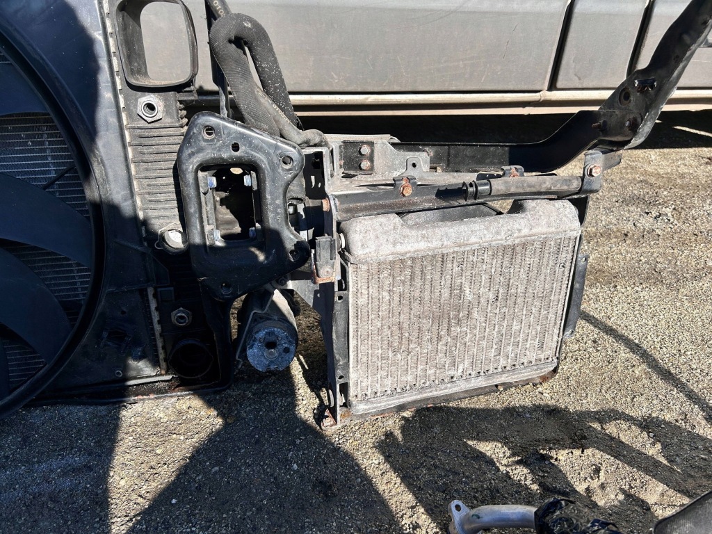 Mercedes w221 2012 6.3 amg pas передній радіатор вентилятор Зі Шроту