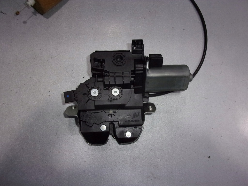 фото №1, Замок задний крышки mercedes w221 2217500085