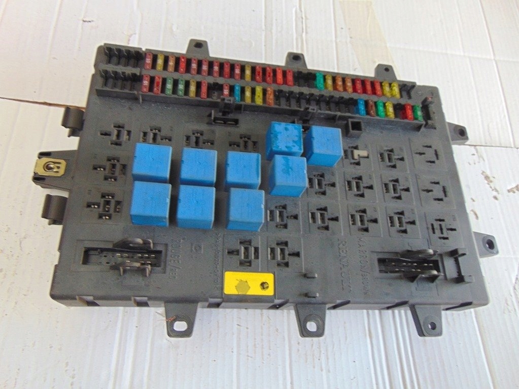 фото №5, Renault magnum 440 03r коробка запобіжників