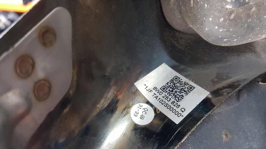 фото №15, Права наконечник вихлоп + кронштейн audi a4 b9 8w0253826q 8w0807348g демонтаж