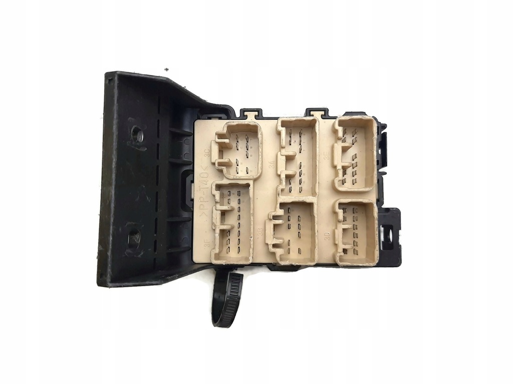 фото №1, Toyota avensis коробка запобіжників 82734-05030