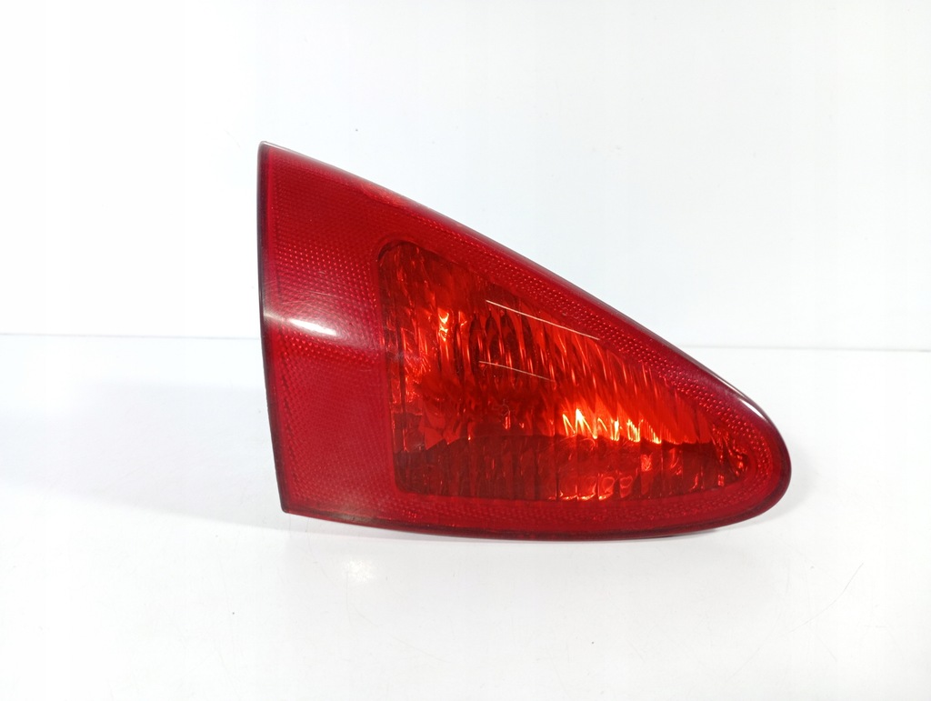 фото №1, Alfa romeo 147 00-10 лампа задня задня ліва з кришки оригінальний номер 46556346