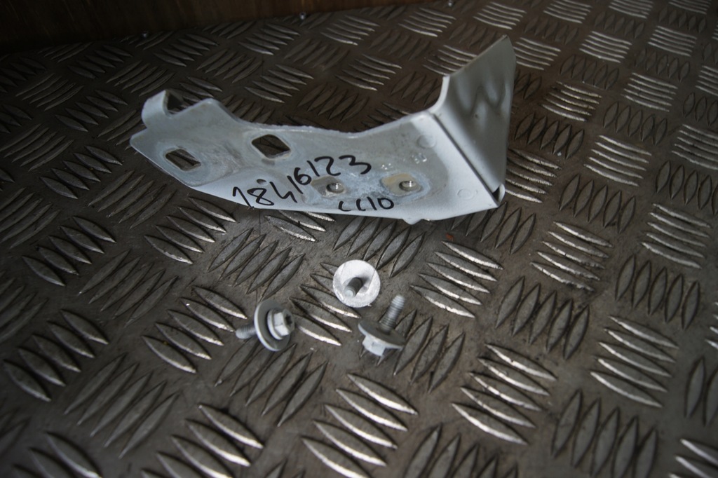 фото №2, Кронштейн поперечина правый перед clio iv