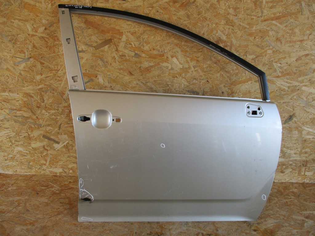 фото №1, Дверь правое передние toyota corolla verso 04-09