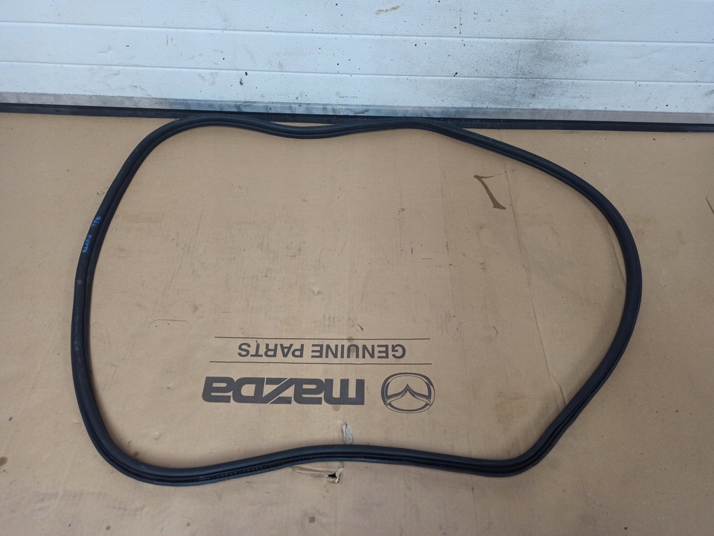 фото №1, Прокладка кришки багажника задня bmw 5 g30 sedan