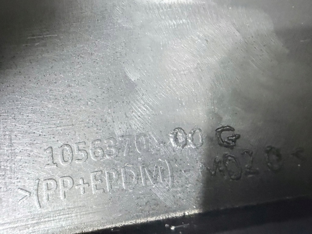 Бампер передній перед tesla model s чорний повний оригінальний номер 1056370-00-g Ціна