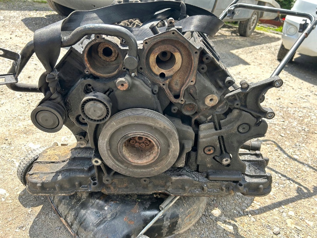 фото №1, Audi a6 c6 3.0tdi bks блок двигуна, dół двигуна 059011ar