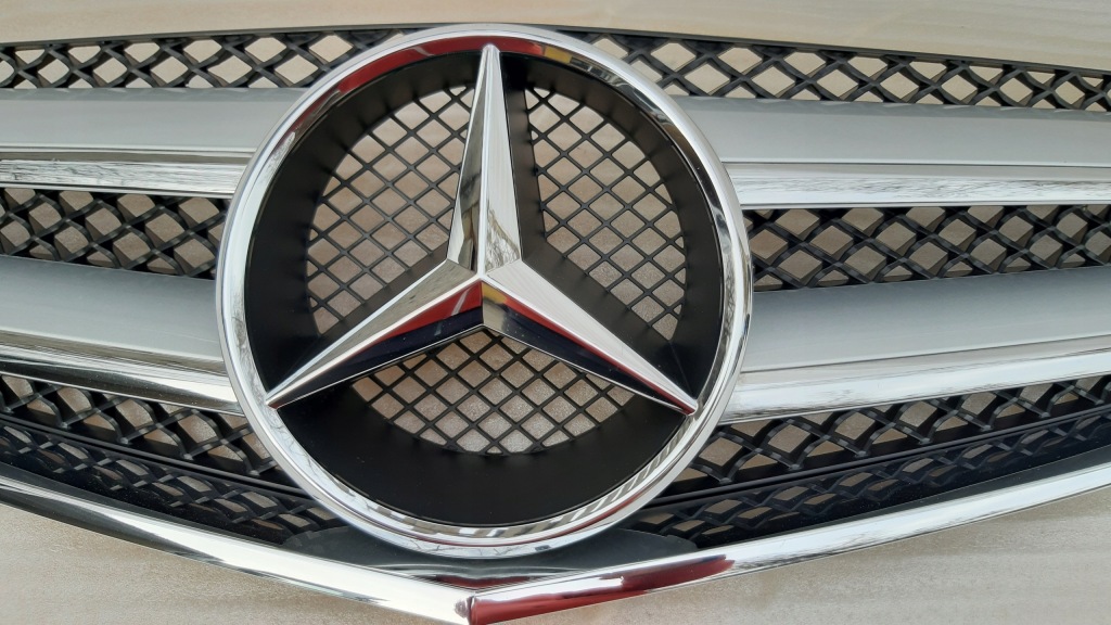 Mercedes e-clasa coupe w207 решітка радіатора решітка радіатора Ціна
