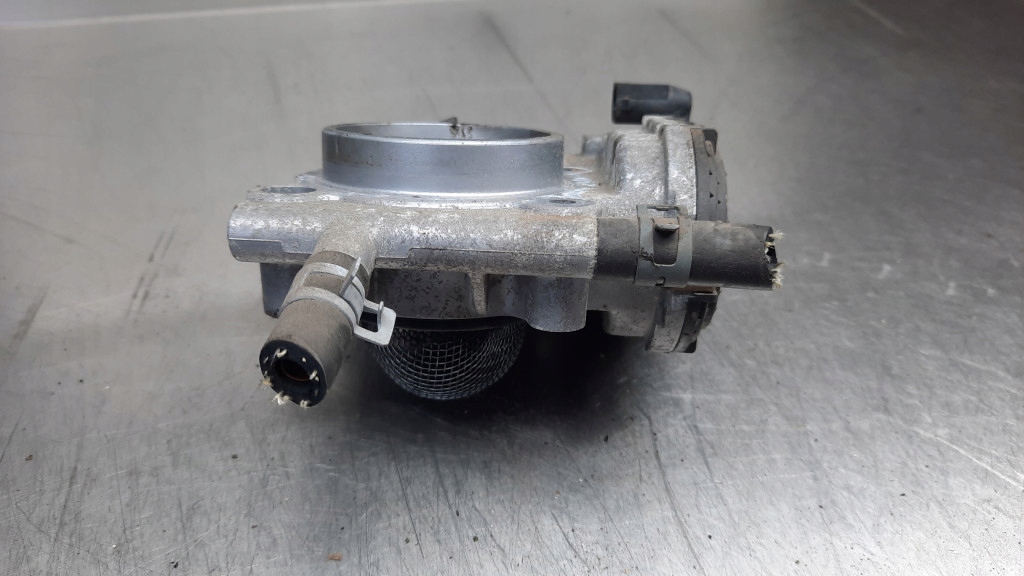 фото №5, Дросельна заслінка a1111410225 mercedes c-klasa w203 2.0b 129km