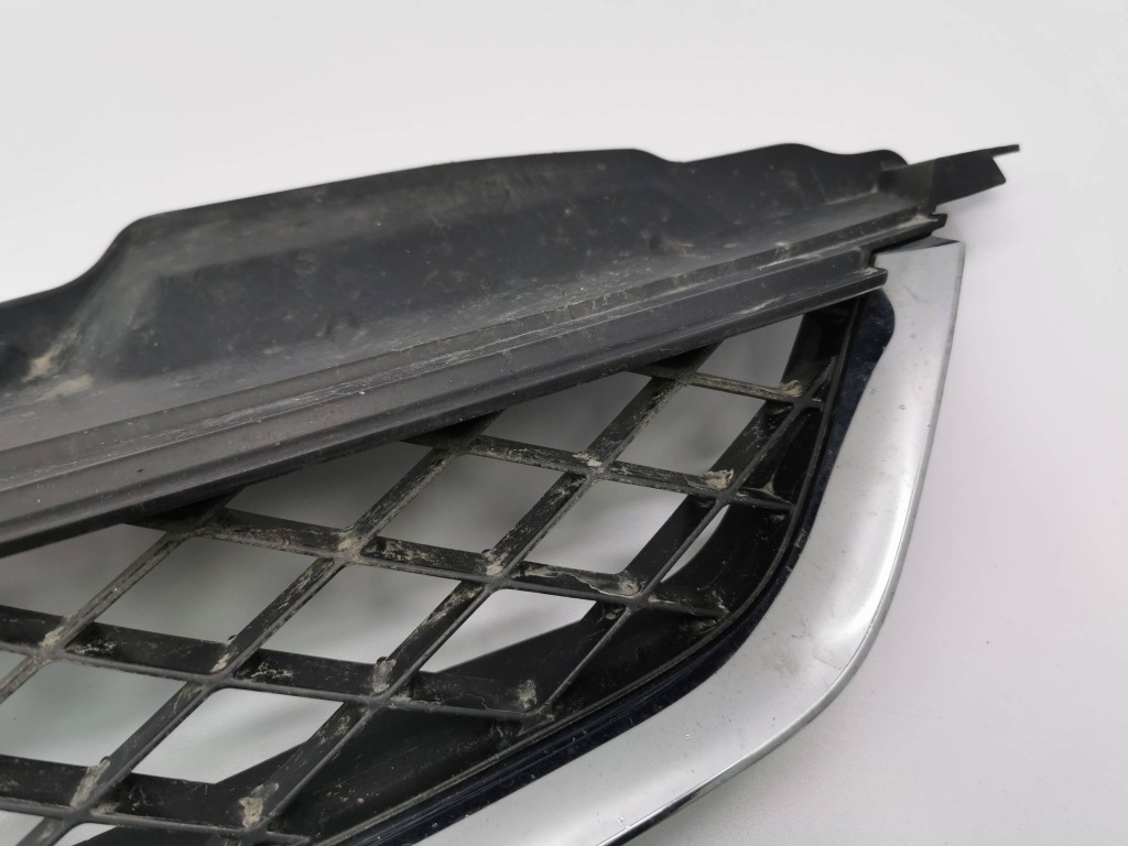 Mazda 5 2006 накладка / решітка радіатора / решітка  верхній радіатора Зі Шроту