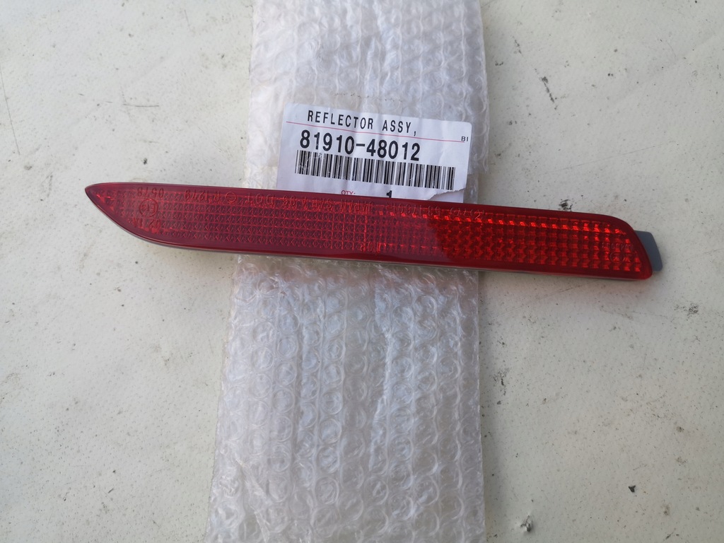 фото №1, Отражатель лампа бампера правый задняя verso 09- lexus is f 07-