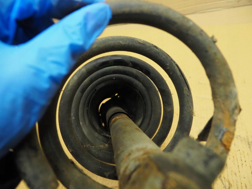 фото №15, Volvo v70 ii амортизатор пружина подушка задня lew