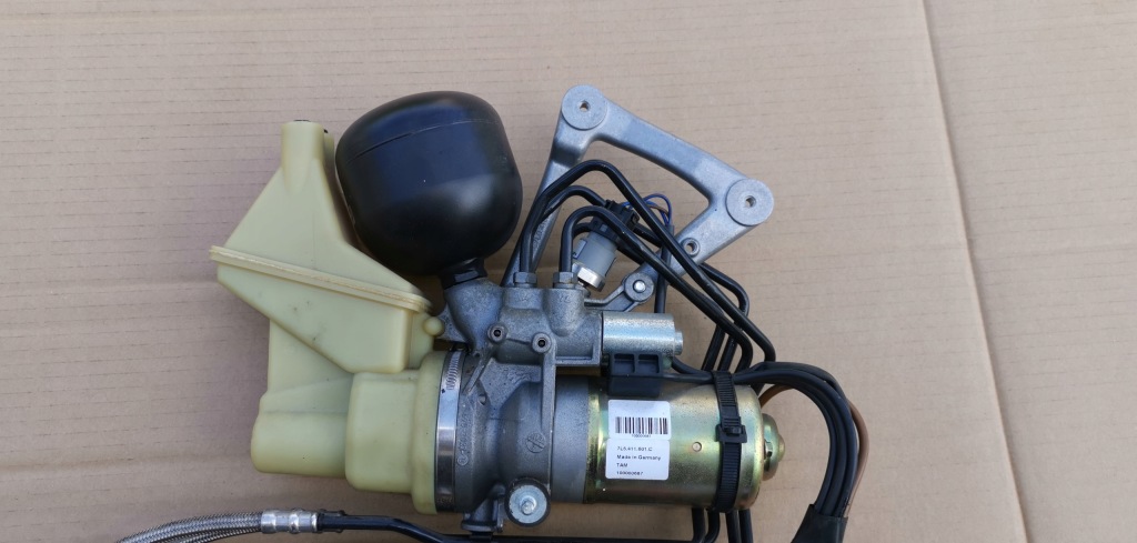 Насос підвіска гідравлічна porsche cayenne 955 touareg 7l5411601c в Україні