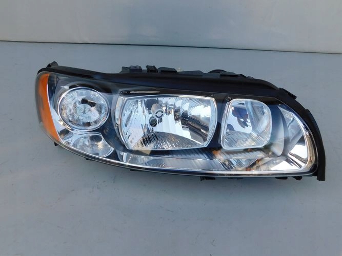 фото №1, Volvo v70 xc70 lift фара правый