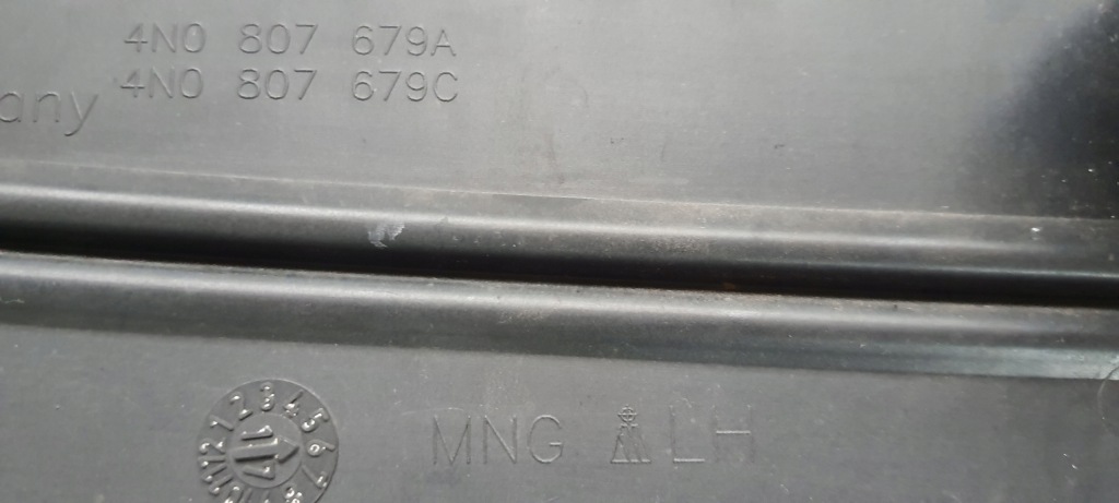 фото №10, Audi a8 d5 решётка бампера левая правая 4n0807679a 4n0807680a