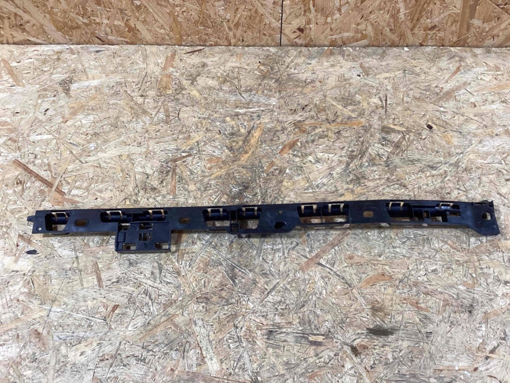 Купить Porshe macan кронштейн порог правое 95b853538b