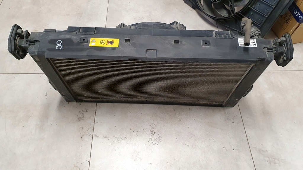 фото №9, Bmw i3 радіатор вентилятор pas передній