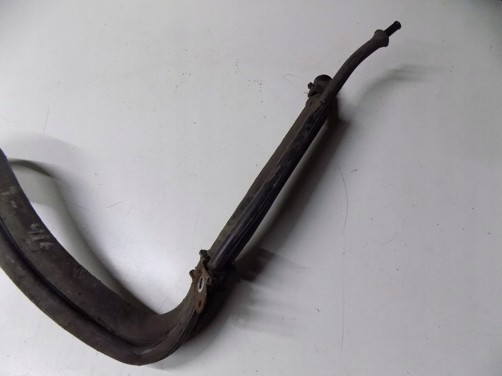 фото №3, Corolla verso ii 2.2 d4d труба заливной топлива