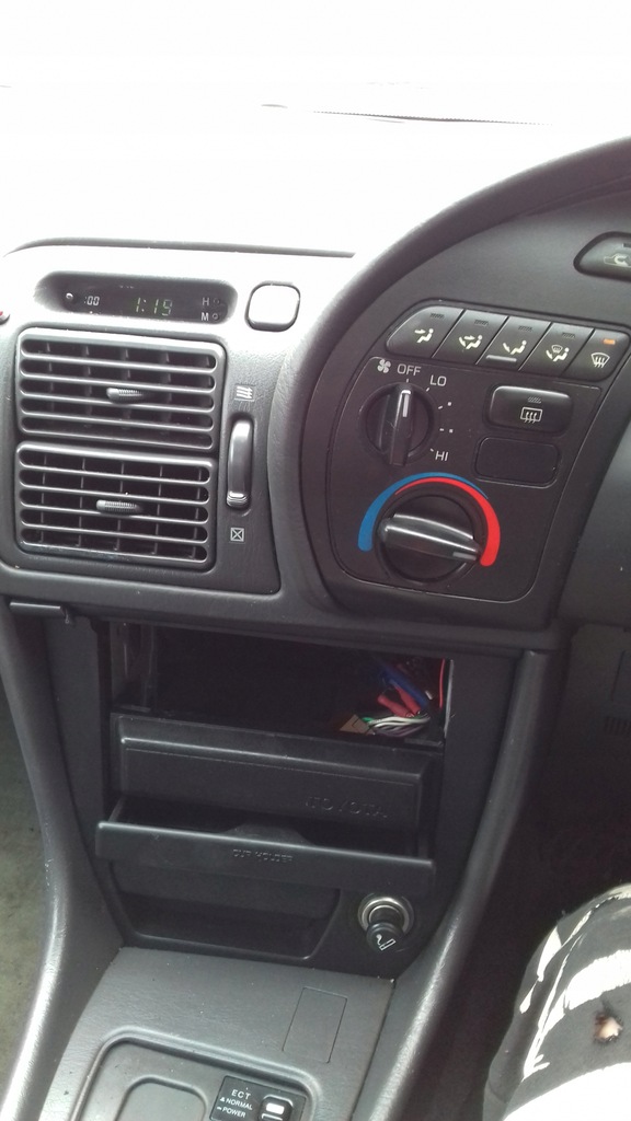 фото №1, Toyota celica v 5 панель заглушка радио рамка