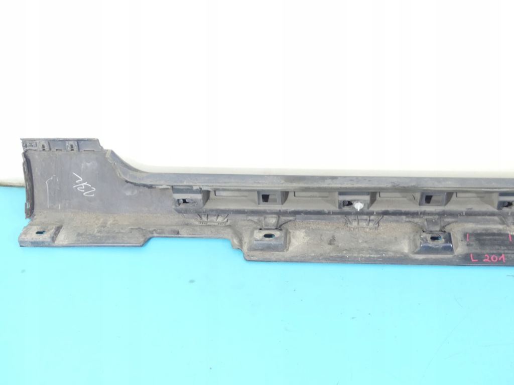 Накладка поріг ліва поріг накладка vw passat b8 3c0853857 3g0853945 Київ