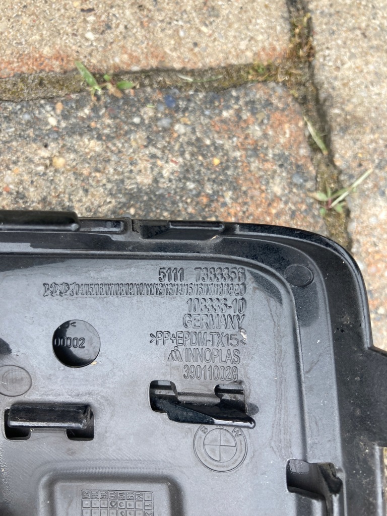 Bmw x1 f48 решётка бампера правая передняя pdc с Разборки