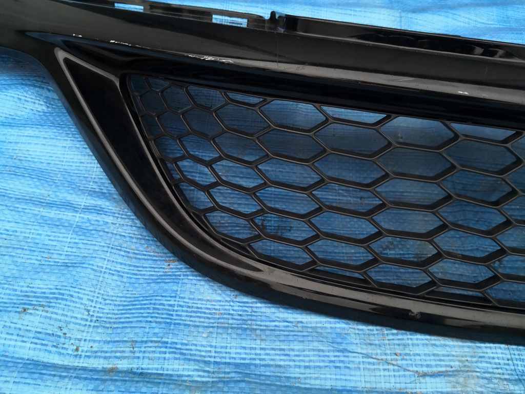фото №8, Civic viii 8 type r решётка средняя бампер перед
