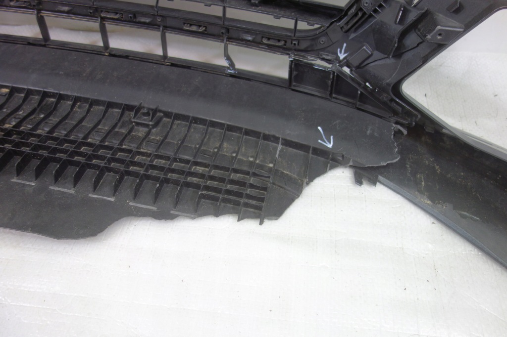 Купити Бампер перед решітка радіатора решітка audi a7 c8 s-line 6pdc омивачі 4k8807437c