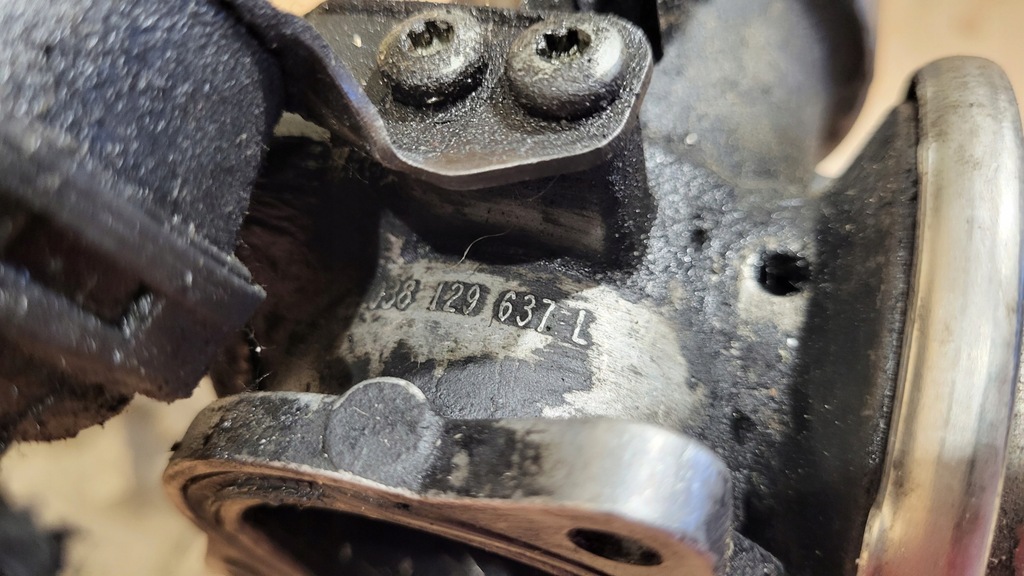 фото №7, Дроссельная заслонка vw passat 1,9tdi 038129637l