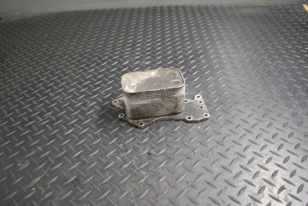 фото №1, Радіатор оливи audi a8 d3 3.0 tdi 059117021h