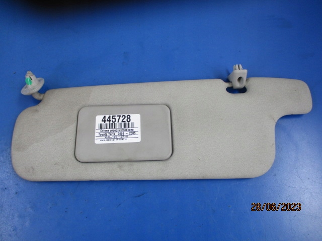 фото №1, Yaris i lift защита солнцезащитная левая+ кронштейн