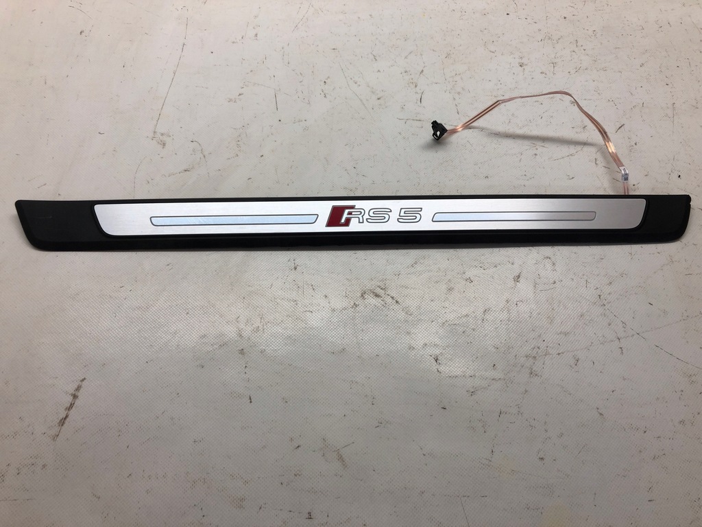 фото №1, Накладка поріг права led 8w0947418c audi rs5
