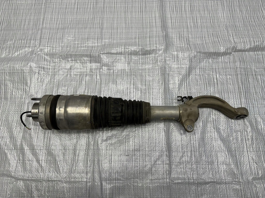 фото №1, Амортизатор правий maserati levante 6700374360